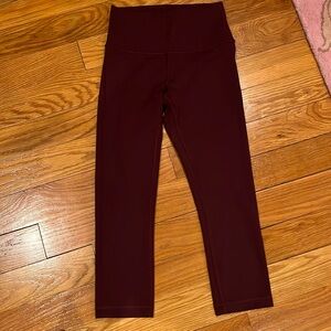 Lululemon wunder under train legging. Worn only a few times.